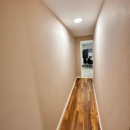 Canary Wharf Single Double And En-Suite Rooms London Exterior photo