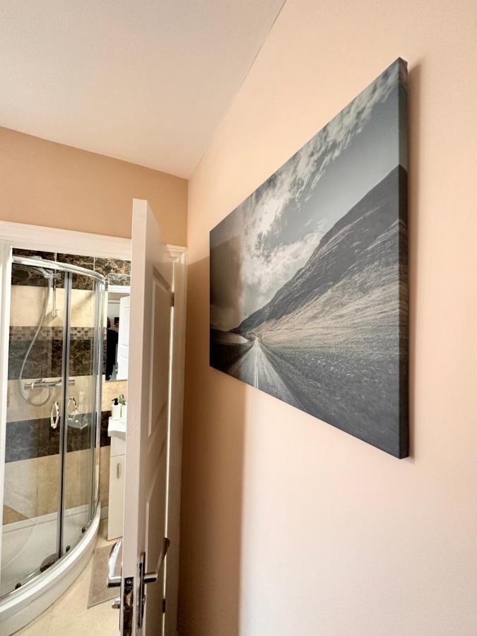 Canary Wharf Single Double And En-Suite Rooms London Exterior photo