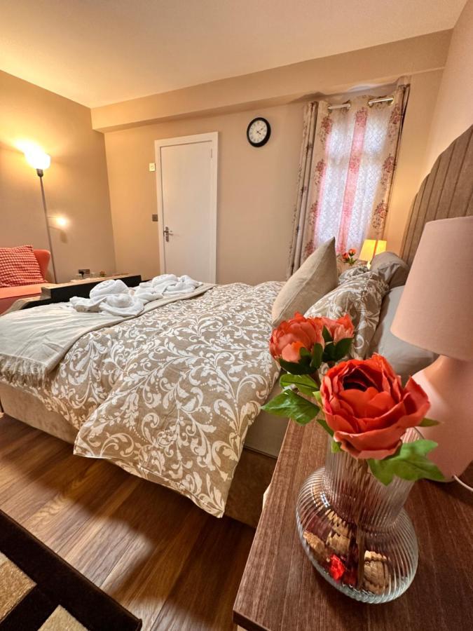 Canary Wharf Single Double And En-Suite Rooms London Exterior photo