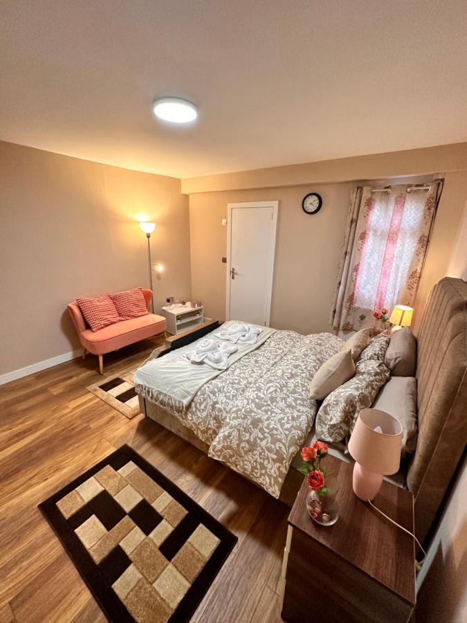 Canary Wharf Single Double And En-Suite Rooms London Exterior photo